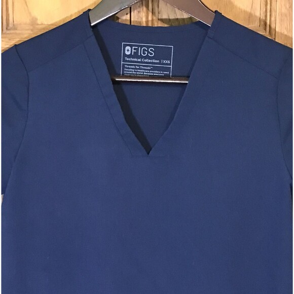 Figs Casma Three-Pocket Scrub Top Womens XXS Navy Blue Poly/Rayon/Spandex V-Neck - Picture 3 of 10